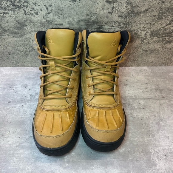 Nike ACG Boots Womens sz 8 (6.5Y) - tan/black - Picture 3 of 6